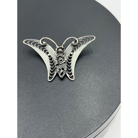Beau Sterling Silver Signed Vintage Designer Filigree Ornate Butterfly Brooch - Picture 4 of 8